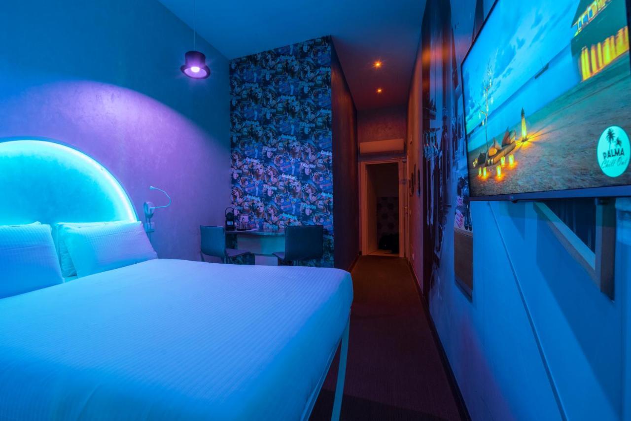 Irooms Jacuzzi Suites - Rome — Bilder 1